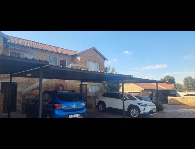 2 BEDROOM APARTMENT FOR SALE IN HEUWELSIG ESTATE